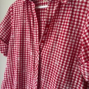Alia Red and White Checkered Button down with Embroidered flowers!! 🍓